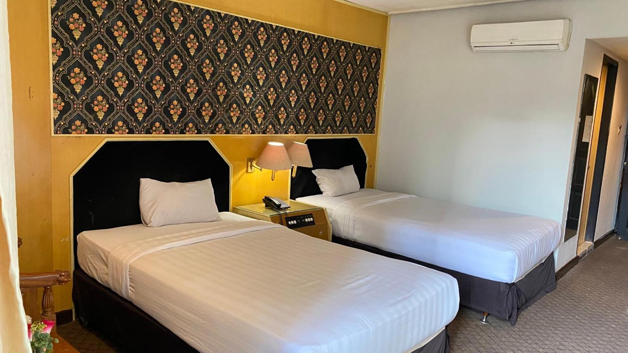 Mas Graha Hotel Пеканбару Экстерьер фото